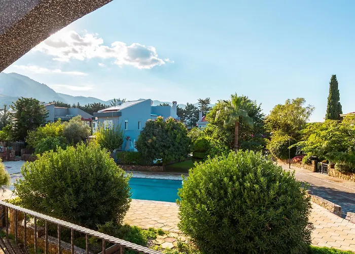 Nando Walk Tomerit Park & Kaya Palazzo By Hk * Kyrenia (Northern Cyprus)